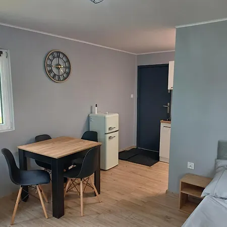 Nad Jeziorem Piasecznik Apartment *